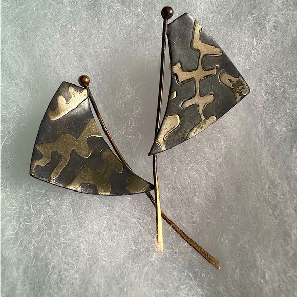 Jewelry - NEW - Mixed Metal Abstract Earrings